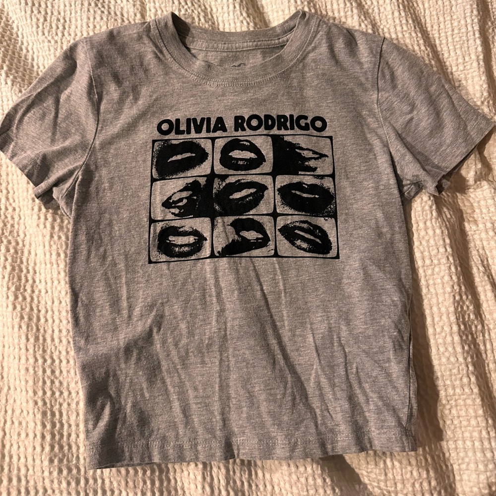 Olivia Rodrigo cropped tee